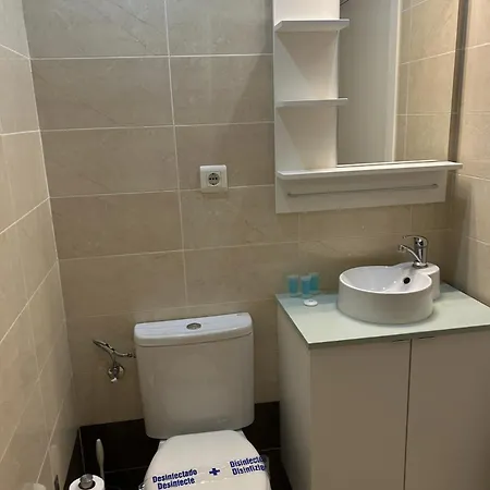 Holidays2fuengirola Studio Front Promenade & Pool Apartment *