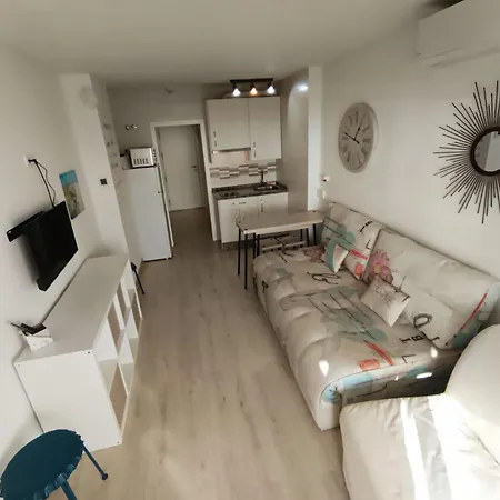 Holidays2fuengirola Studio Front Promenade & Pool Apartment