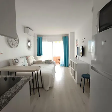 Holidays2fuengirola Studio Front Promenade & Pool Fuengirola